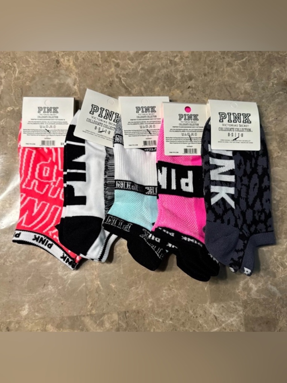New Pink Victoria’s Secret Socks
With tags
New Pink socks
5 pairs included - Picture 2 of 3